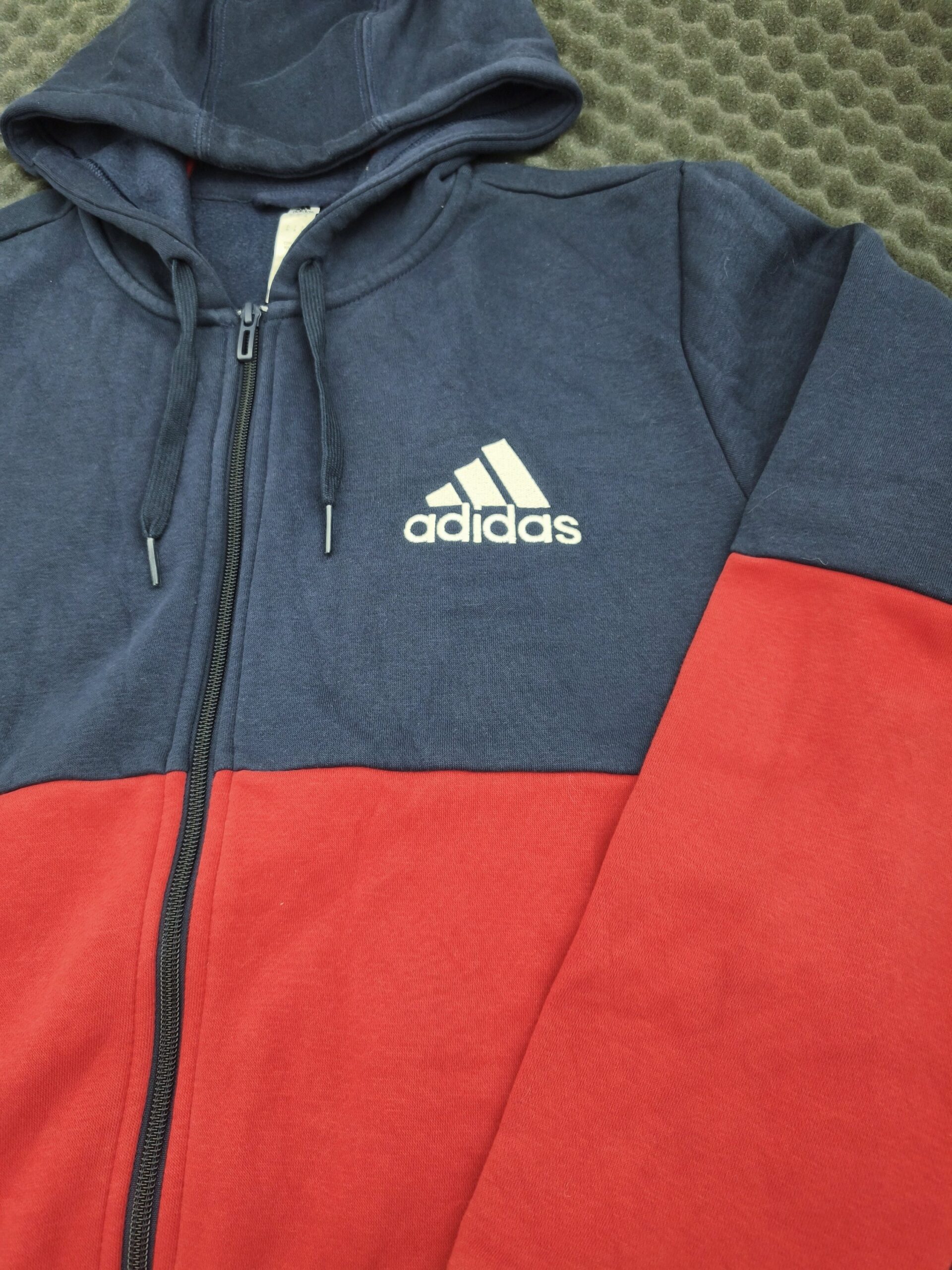 Adidas Essentials Colorblock Zip Hoodie (rot/blau) – Bild 2