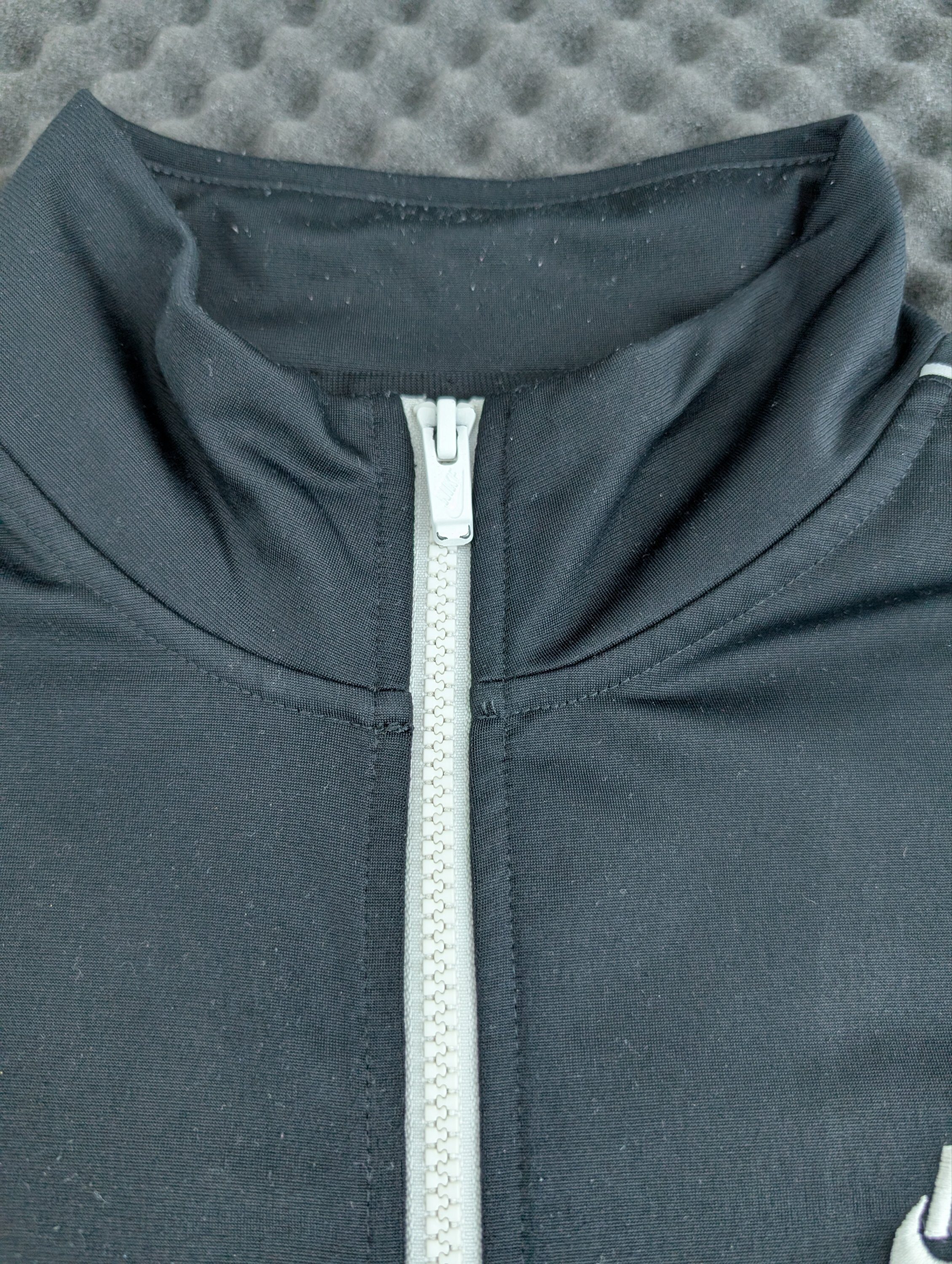 Nike Trainingsjacke Schwarz / Track Jacket mit weißem Reißverschluss Gr. M – Bild 3