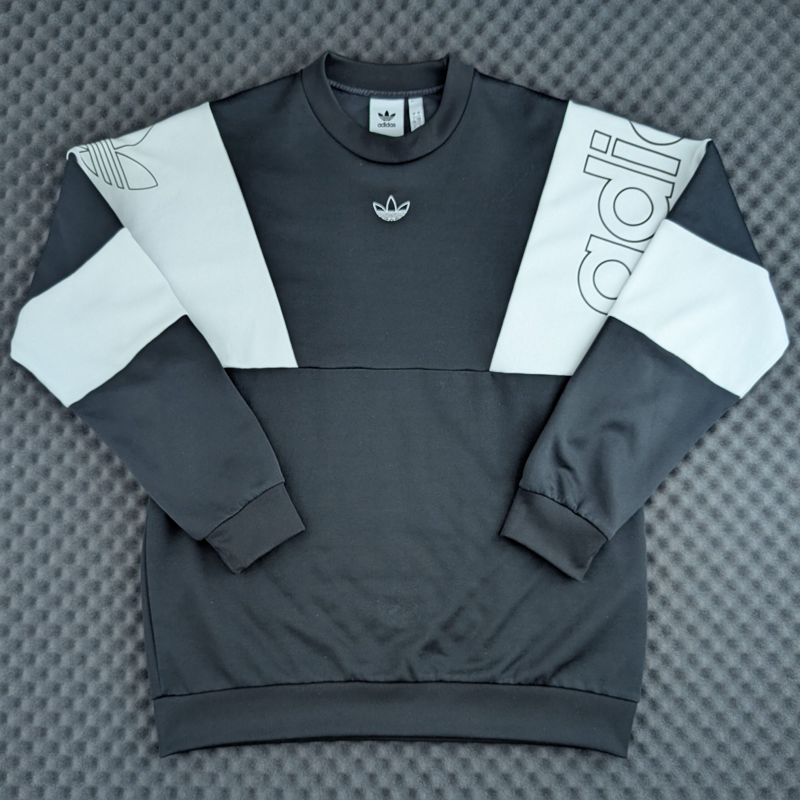 Vintage Adidas Center Logo Sweatshirt schwarz / Bestickt 90s Retro Gr. L